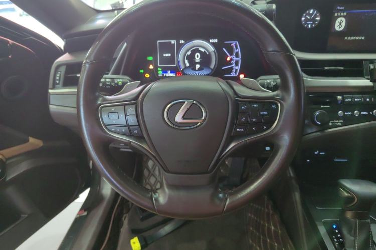 Used Lexus ES 2018 300h Premier Edition China VI Standard Steering Wheel