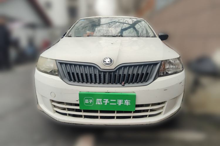 Used Skoda Rapid 2015 1.4L Manual Enjoyment Model
