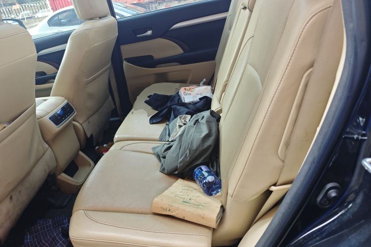 Used Toyota Highlander 2015 2.0T Four-Wheel Drive Luxury Edition 7-Seater Left Rear Seat