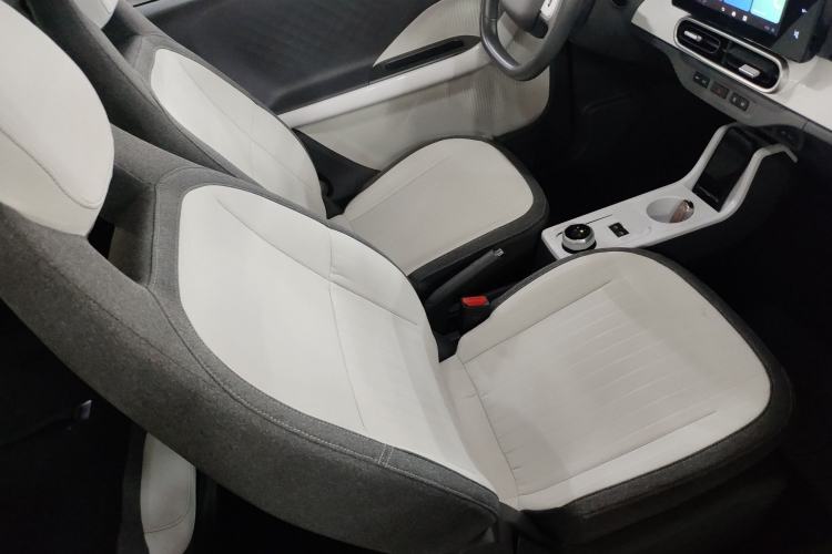 Used Geely Galaxy Panda 2025 210 km – Yuanqi Bear Right Front Seat