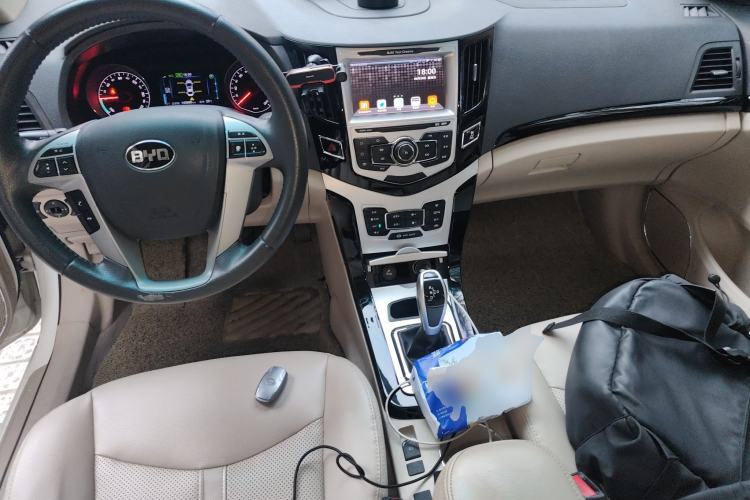 Used BYD e5 2018 450 Smart Connect Deluxe Edition