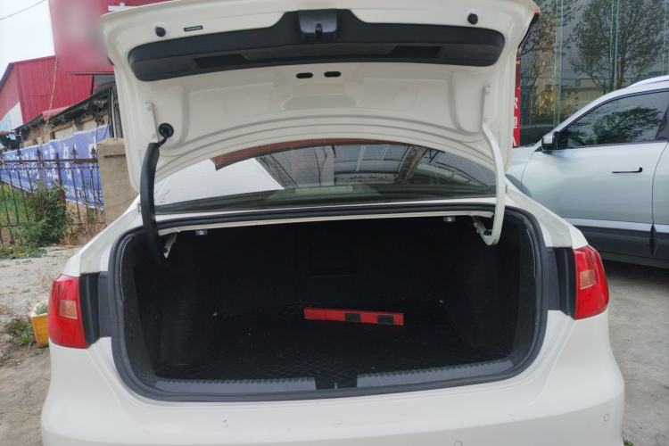 Used Volkswagen Sagitar 2014 Revised Version 1.4TSI Automatic Luxury Edition Trunk