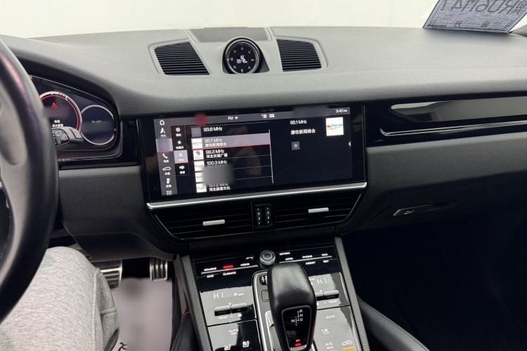 Used Porsche Cayenne 2018 Cayenne S 2.9T Interior 3