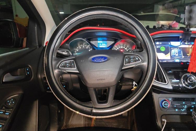 Used Ford Focus 2015 Hatchback 1.6L Automatic Fashion Edition
