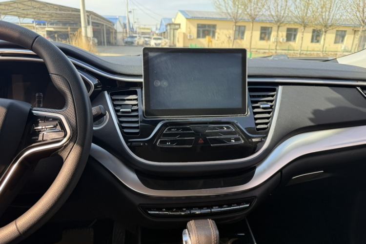 Used Soueast DX7 2018 Prime 1.8T DCT Luxury Model China V Standard Audio And AC Panel