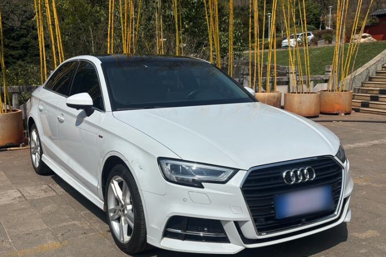 Used Audi A3 2019 Limousine 35 TFSI Fashion Edition China V standard
