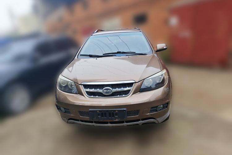 Used BYD S6 2012 2.0L Manual Luxury Version
