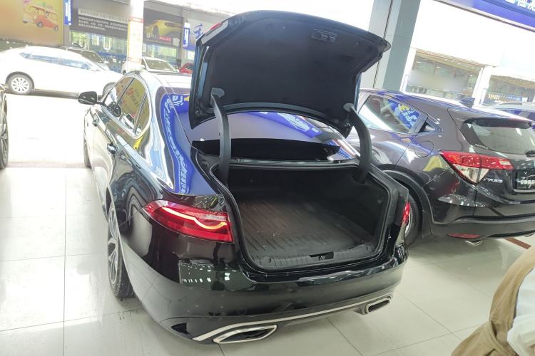 Used Jaguar XFL 2019 XFL 2.0T 250 PS Two-Wheel-Drive Luxury Edition