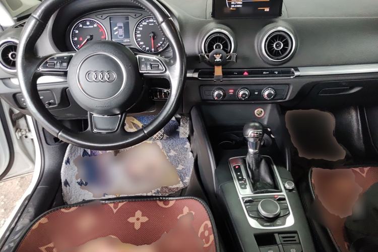 Used Audi A3 2015 Limousine 35 TFSI Millionth Anniversary Intelligent Leading Model Center Console