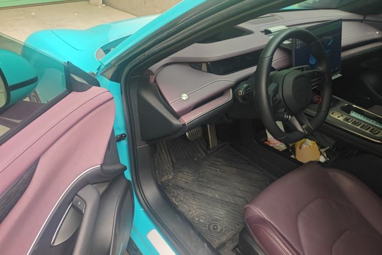 Used Xiaomi Auto SU7 2024 Four-Wheel Drive Ultra-Long Range Advanced Intelligent Driving Max Edition Driver Seat