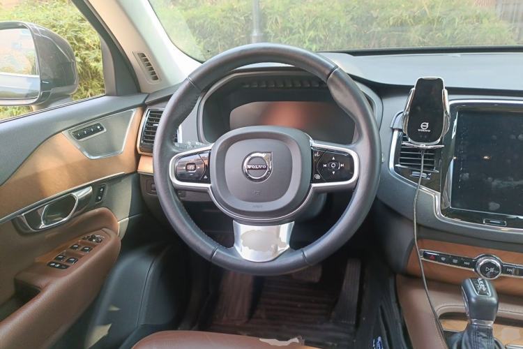 Used Volvo XC90 2019 T6 Zhiyi Edition 7-Seater China V Emission Standard

