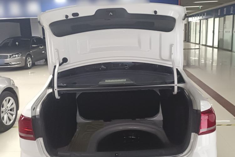 Used Volkswagen Lavida 2015 1.6L Automatic Comfort Edition