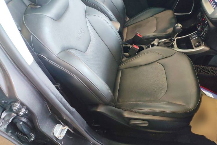 Used Jeep Compass 2019 200T Automatic Family Edition - Connected Large Screen Version