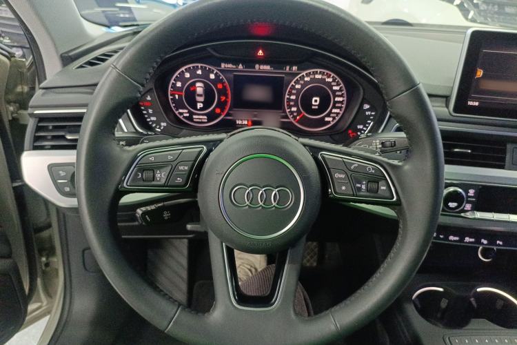 Used Audi A4L 2019 40 TFSI Fashion Edition China VI Emission Standard Steering Wheel