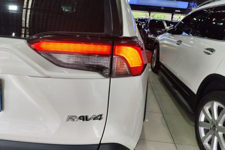Used Toyota RAV4 2020 2.0L CVT Two-Wheel Drive Fashion Edition
