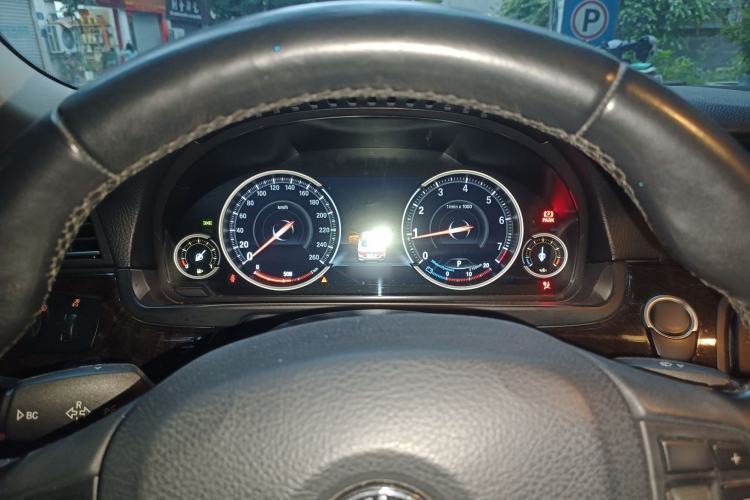 Used BMW 5 Series 2017 528Li Leading Model
