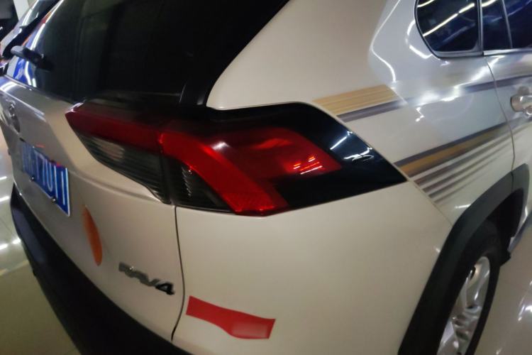 Used Toyota RAV4 2022 2.0L CVT Two-Wheel Drive Urban Edition Right Rear Taillight