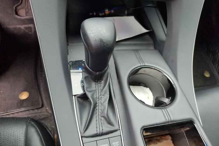 Used Toyota Avalon 2021 2.5L Luxury Edition Gear Lever