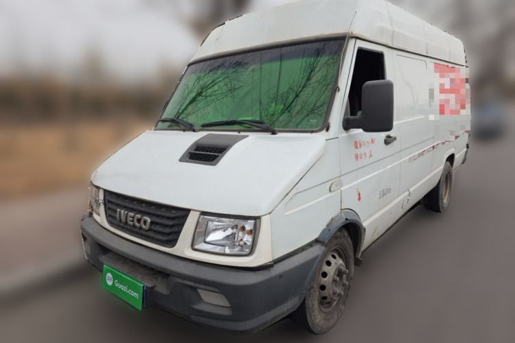 Used Iveco Daily 2017 2.8T V40 Cargo Van Mid-Roof 3/6 Seats 43S5