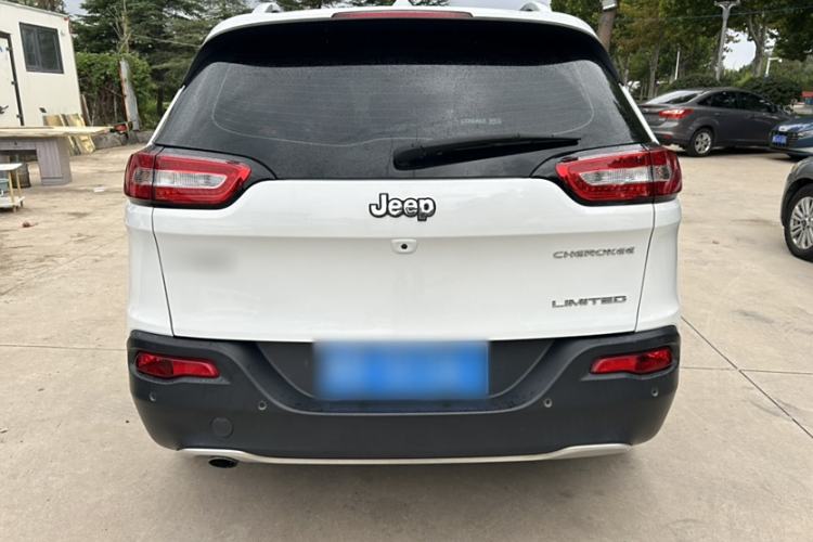 Used Jeep Cherokee 2017 2.0L Superior Edition