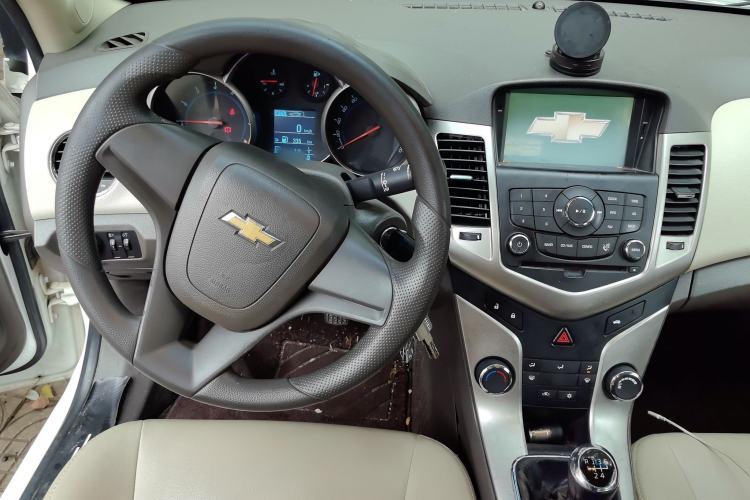 Used Chevrolet Cruze 2015 1.5L Classic SL MT
