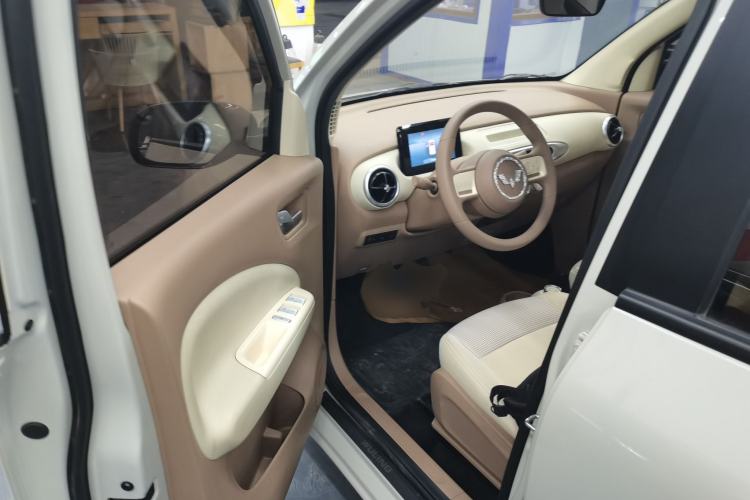 Used Wuling Hongguang MINIEV 2025 Four-Door Version Advanced Edition Driver Seat