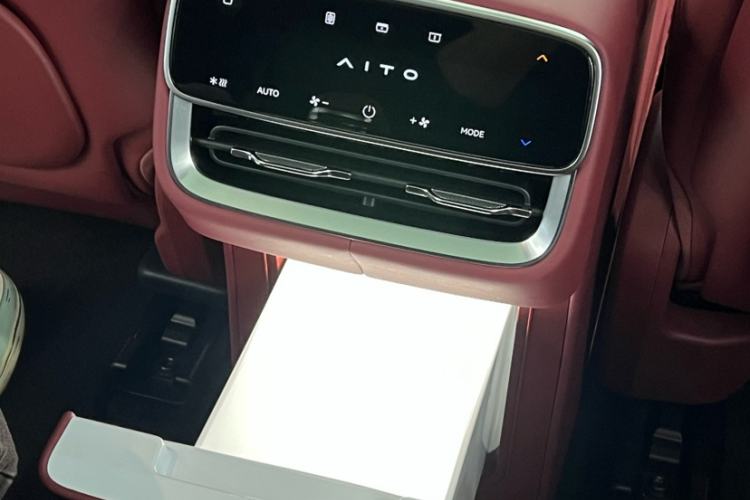 Used Hima AITO M8 2025 Extended-Range Ultra Version 53.4 kWh 6-Seater Edition