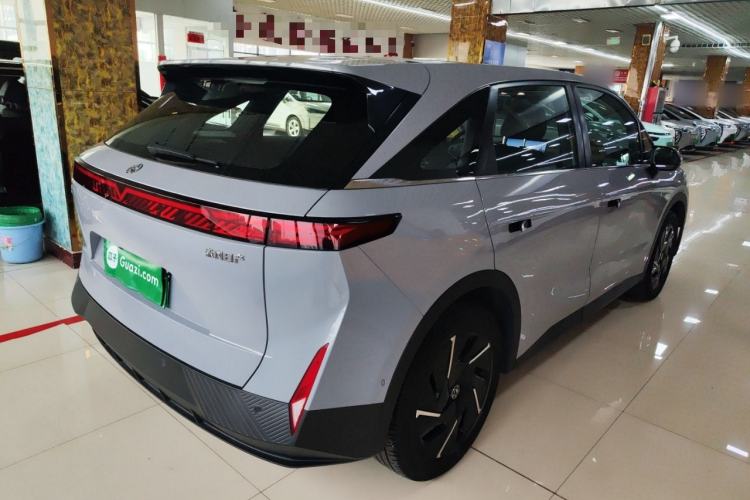 Used Venucia VX6 2023 520 Max
