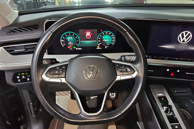 Used Volkswagen Tavendor 2023 330TSI Luxury Touring Edition