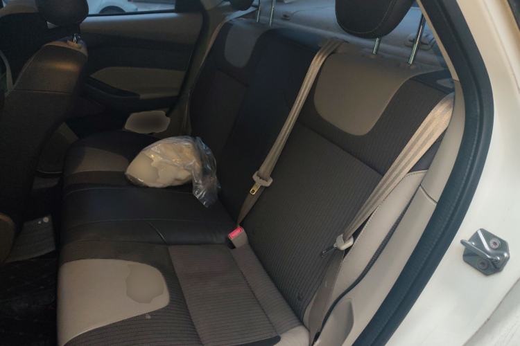 Used Ford Focus 2012 Sedan 1.6L Automatic Fashion Edition