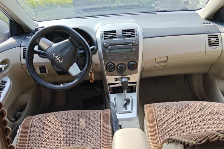 Used Toyota Corolla 2011 1.6L Automatic GL Center Console