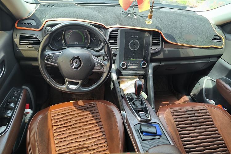 Used Renault Koleos 2018 2.0L Two-Wheel-Drive Luxury Edition Center Console