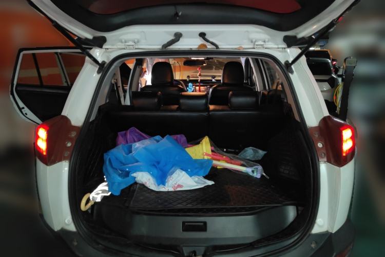 Used Toyota RAV4 2015 2.0L CVT Two-Wheel Drive Fashion Edition