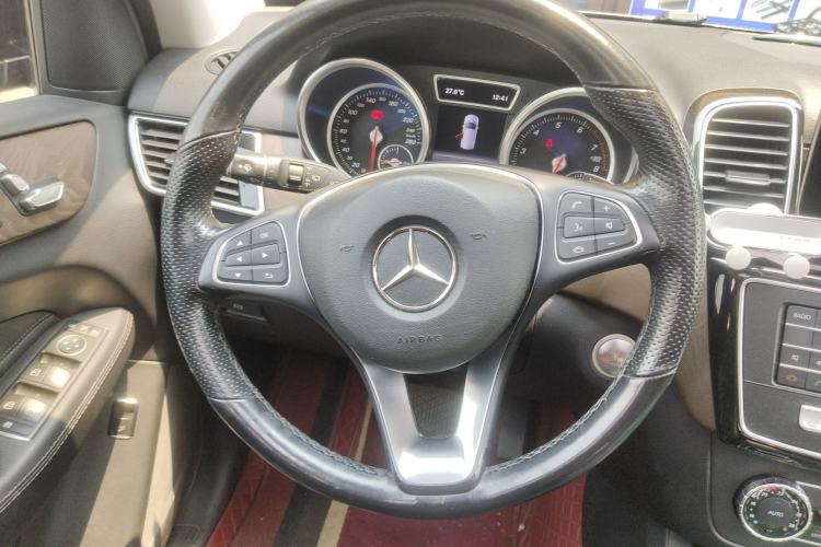 Used Mercedes-Benz GLE 2016 GLE 320 4MATIC Luxury Model Steering Wheel