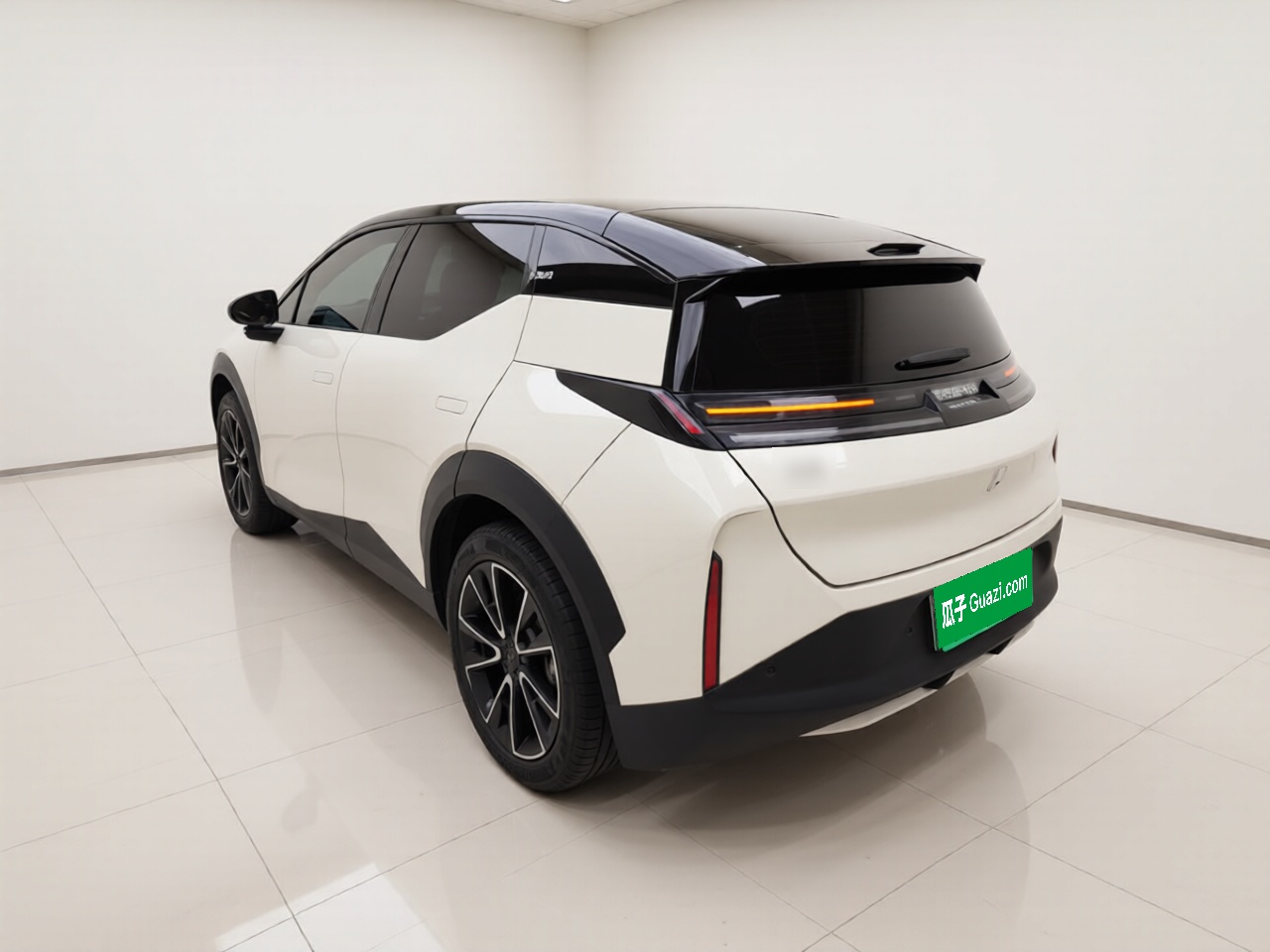 Zeekr X 2023 Rear-Drive YOU Edition 4 Seats — снимка 4