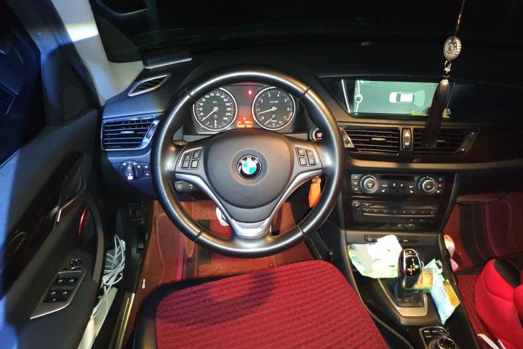 Used BMW X1 2013 xDrive20i X Design Package Steering Wheel