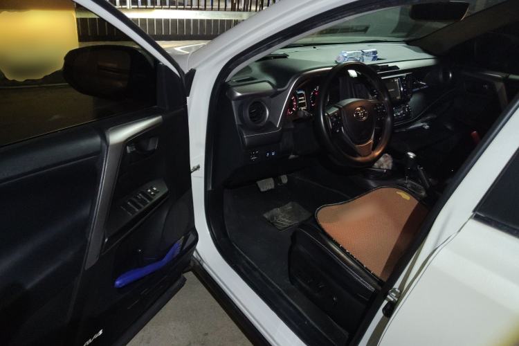 Used Toyota RAV4 2018 2.5L Automatic 4x4 Elite i Edition Driver Seat