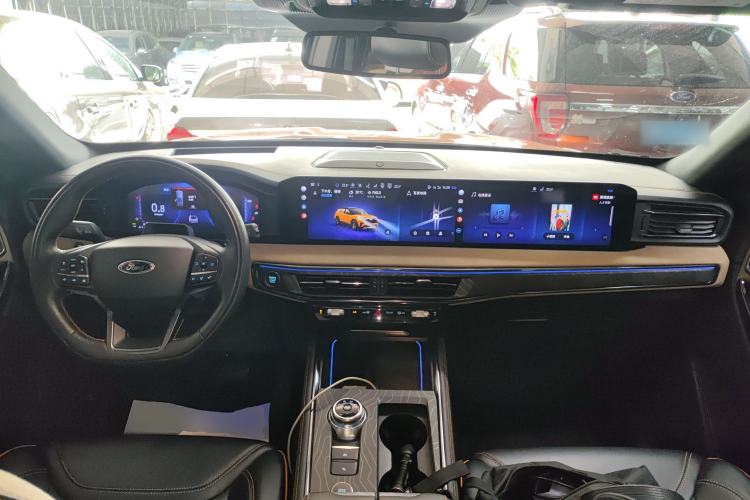 Used Ford Explorer 2024 2.3T EcoBoost Kunlun Peak Edition 7-Seater Center Console