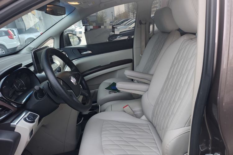 Used Buick GL8 2023 Land Executive Class Comfort Model
