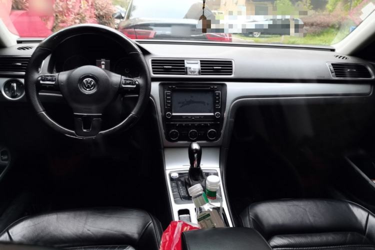 Used Volkswagen Passat 2013 1.8TSI DSG Prestige Edition Center Console