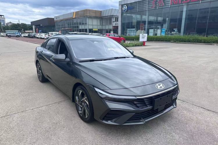 Used Hyundai Elantra 2023 1.5L CVT LUX Prestige Edition