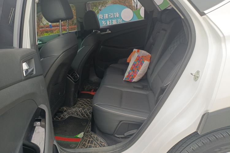 Used Hyundai Tucson 2020 280TGDi Two-Wheel-Drive GLS Fashion Edition China VI Standard Left Rear Seat
