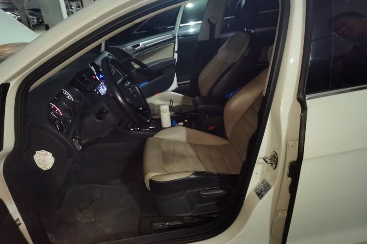 Used Volkswagen Golf 2017 230TSI Automatic Luxury Million-Vehicle Commemorative Edition
