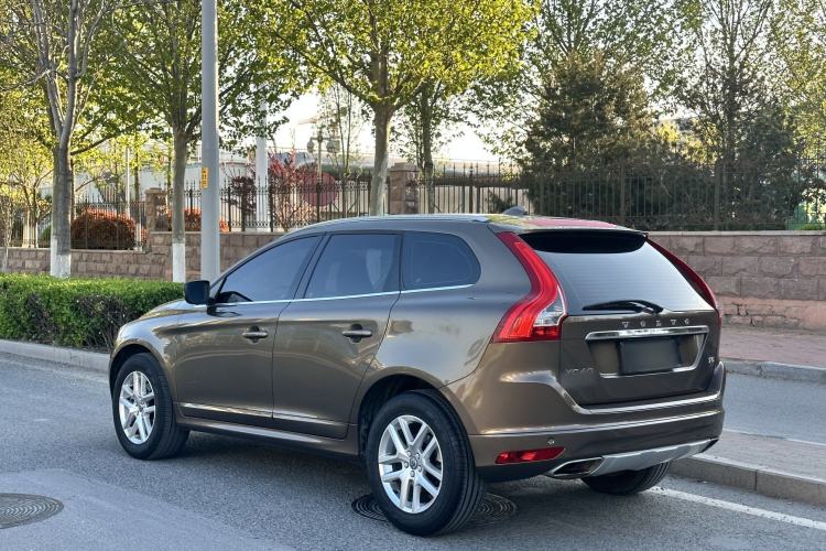 Used Volvo XC60 2017 T5 Smart Upgrade Edition Exterior 3