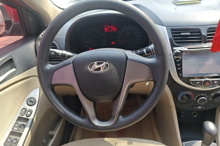 Used Hyundai Verna (older generation) 2014 1.4L Automatic Smart GLS Steering Wheel
