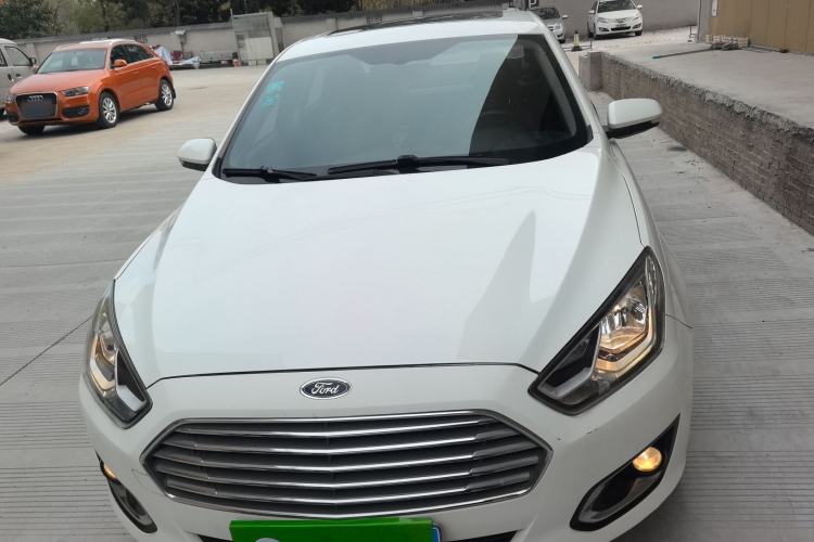 Used Ford Escort 2015 1.5L Automatic Fashion Model