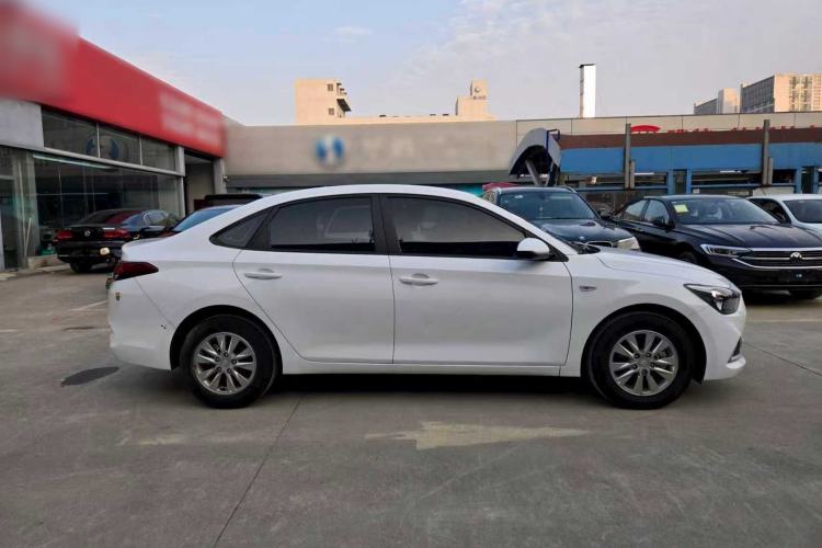 Used Hyundai Celesta 2017 1.6L Automatic Enjoyment Version GLS

