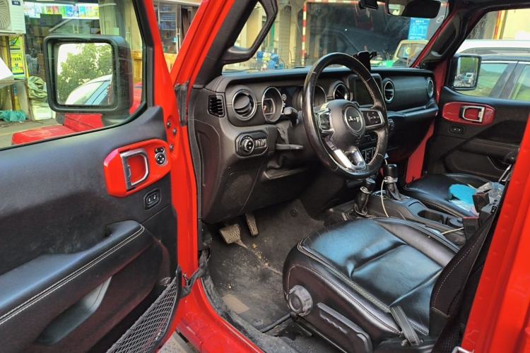 Used Jeep Wrangler 2019 2.0T Sahara Four-Door Version China VI Emission Standard
