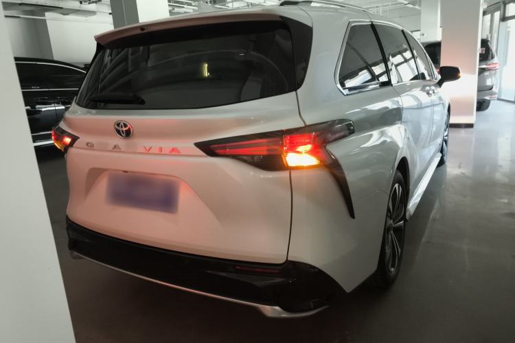 Used Toyota Granvia 2023 2.5L Hybrid Prestige PLUS Edition Rear Right 45 Deg