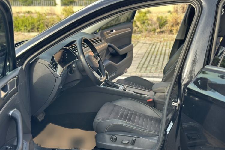 Used Volkswagen Magotan 2020 380TSI DSG Luxury Version Left Front Seat